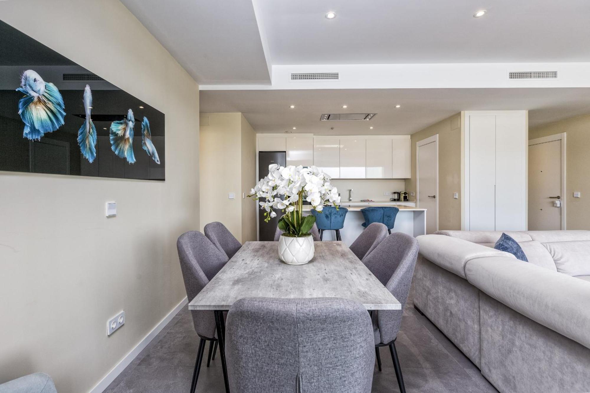 Apartamento Vivi Homes - Luca Pool, Gym, & Sea View Fuengirola