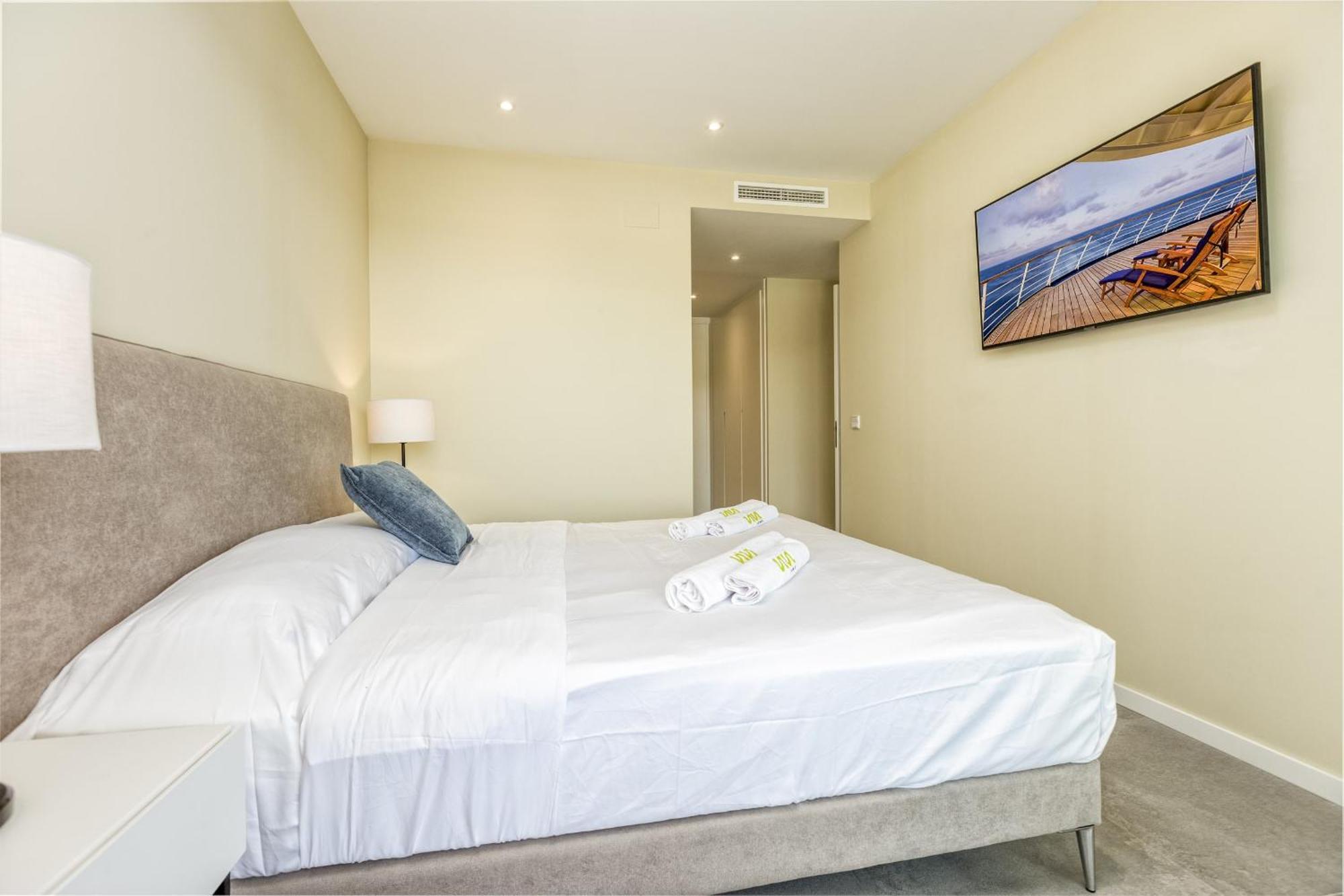 Apartamento Vivi Homes - Luca Pool, Gym, & Sea View *