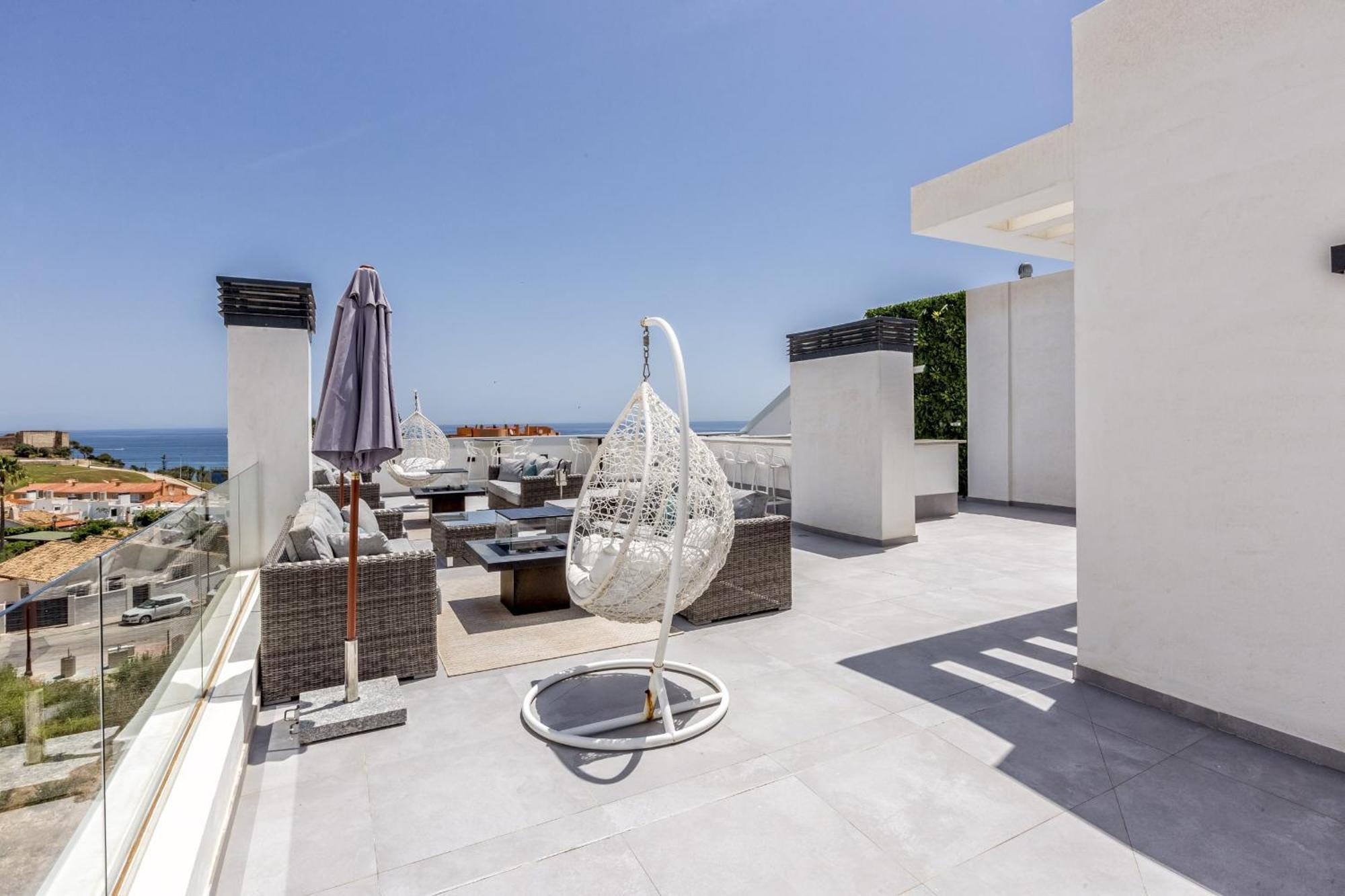Apartamento Vivi Homes - Luca Pool, Gym, & Sea View *