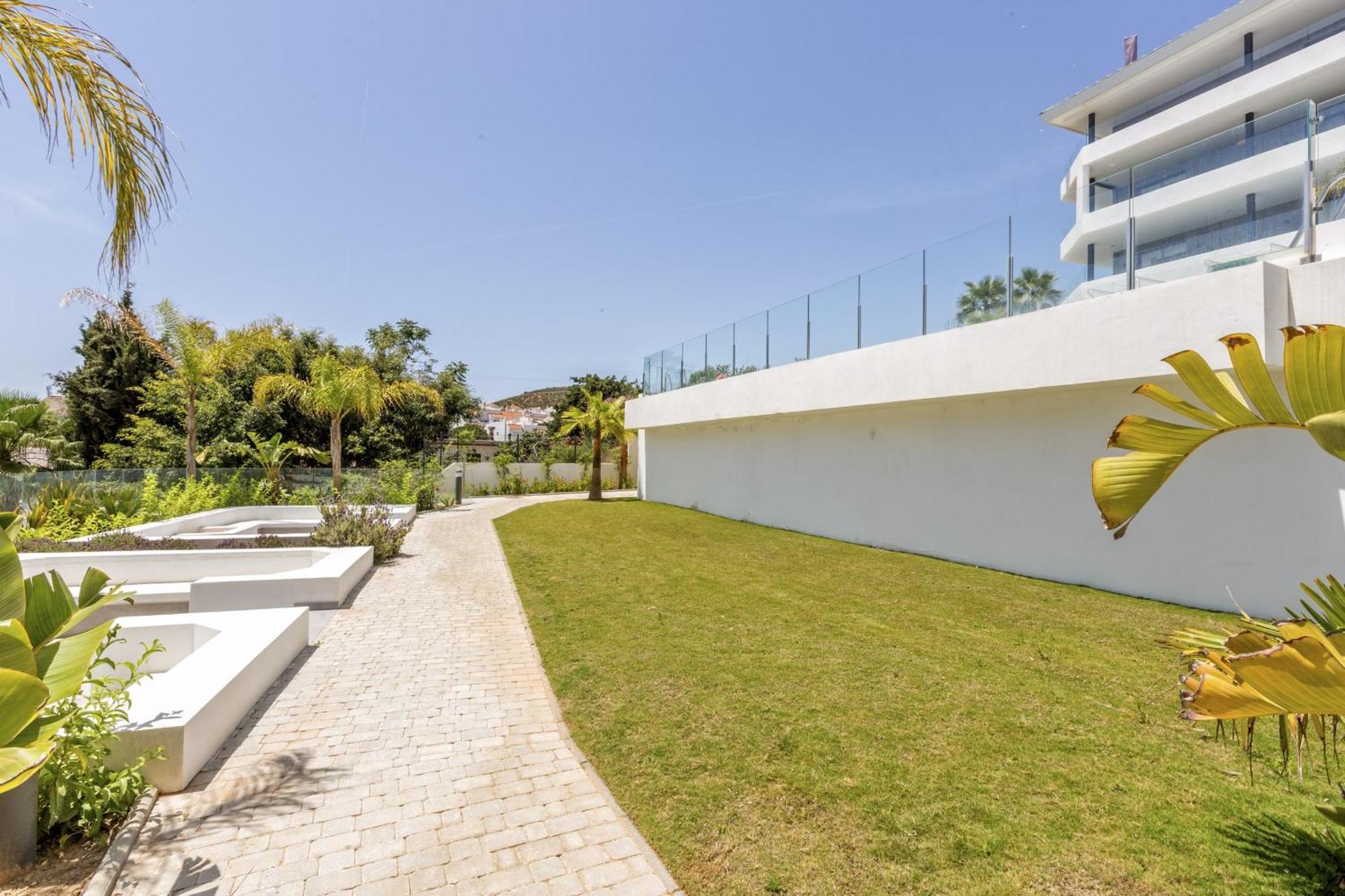 Vivi Homes - Luca Pool, Gym, & Sea View Fuengirola